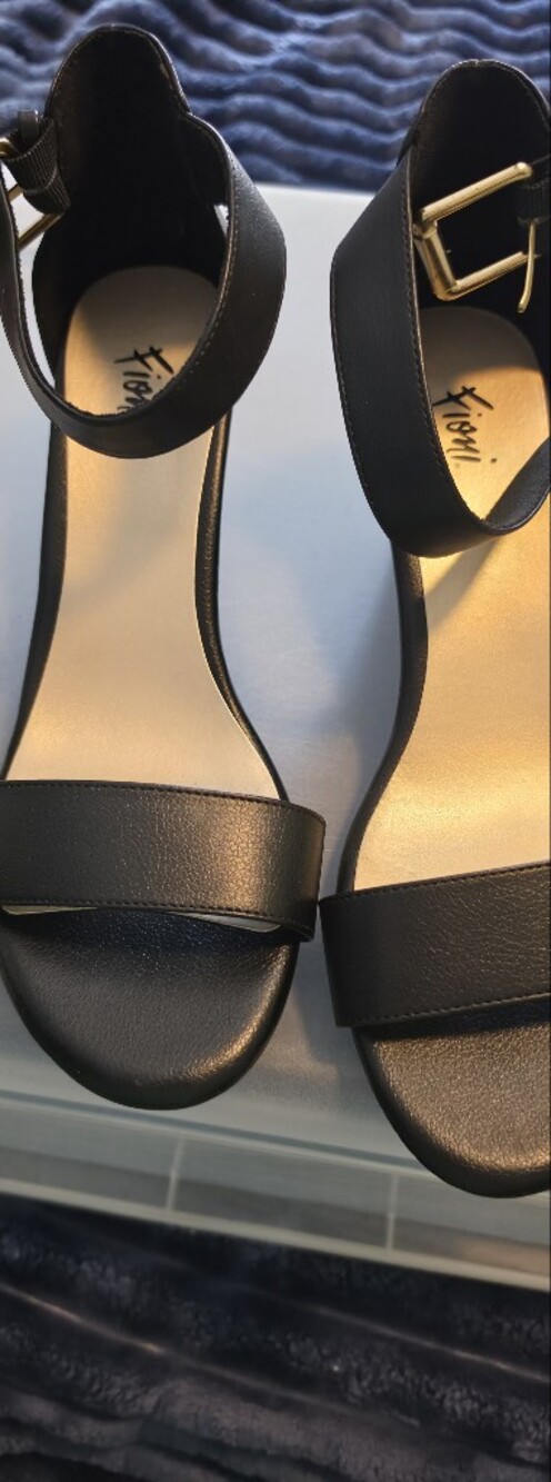 Fioni Black Leather Two-Strap Women's Sandals